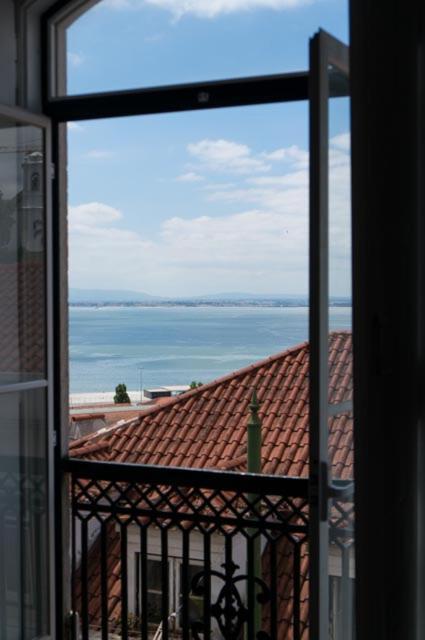 Апартаменти Downtown Alfama & Me Лісабон Екстер'єр фото